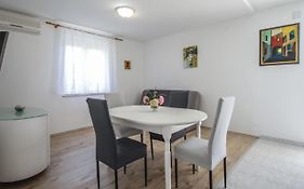 Apartment Tosca With Parking